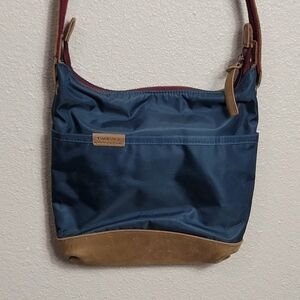 Timbuk 2’s Lark Crossbody Bag Blue Tan